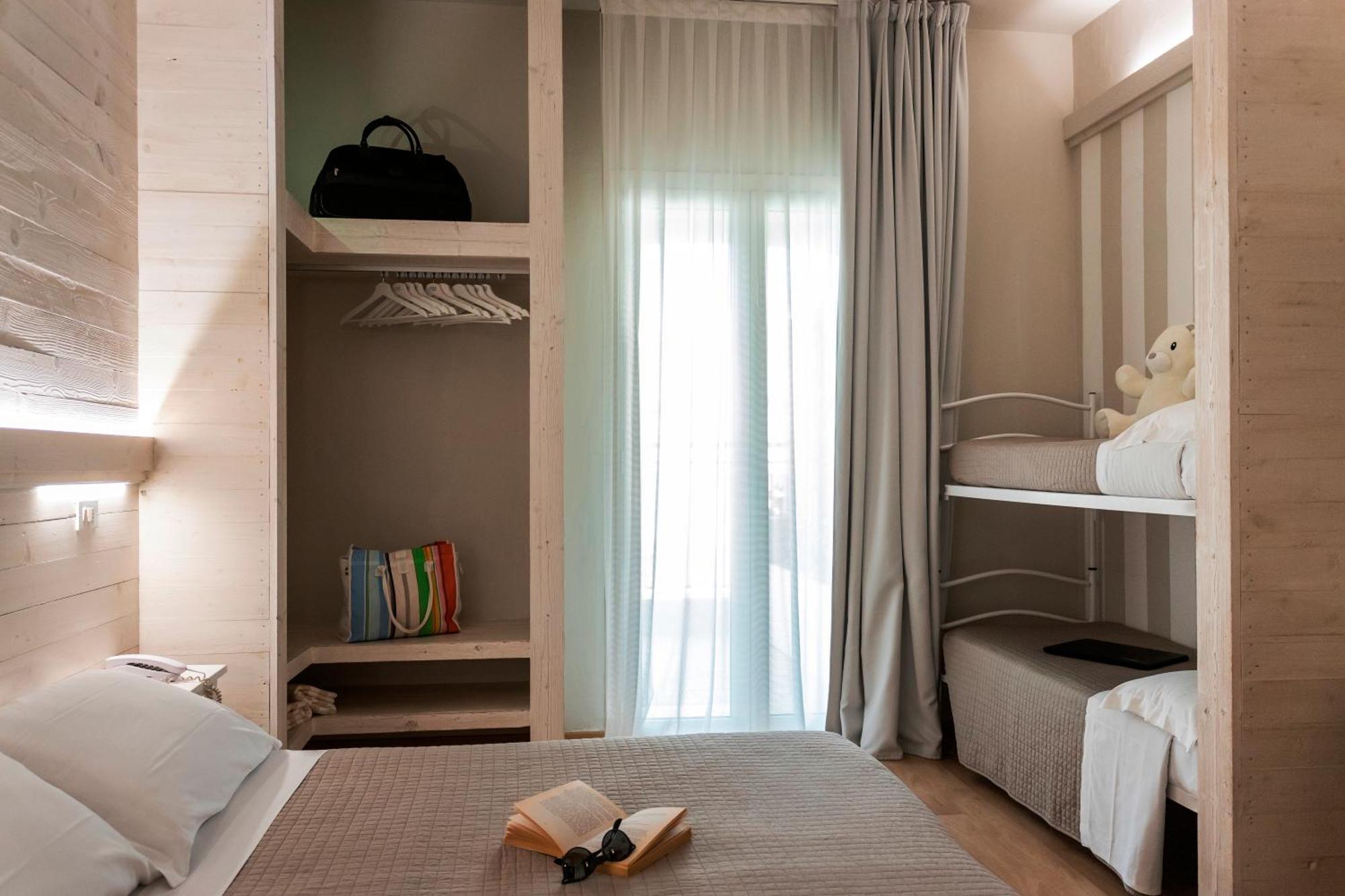Mona Lisa Hotel Cattolica Luaran gambar